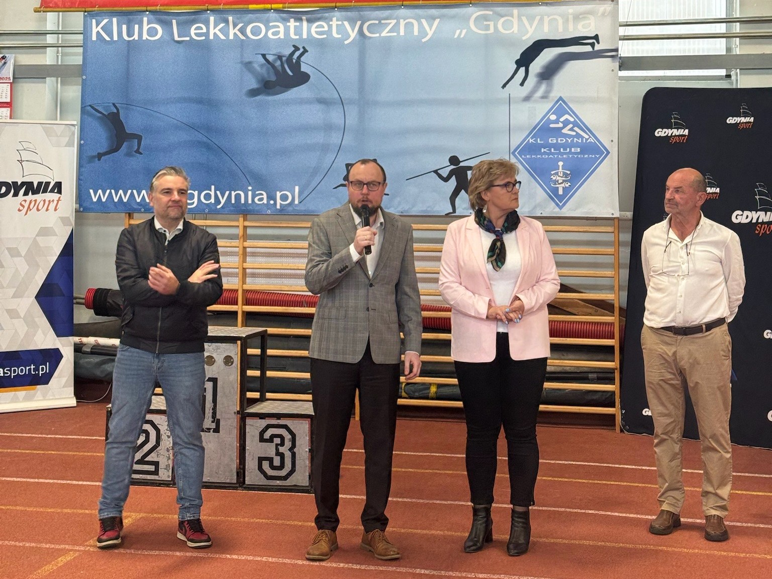 oficjele podczas otwarcia