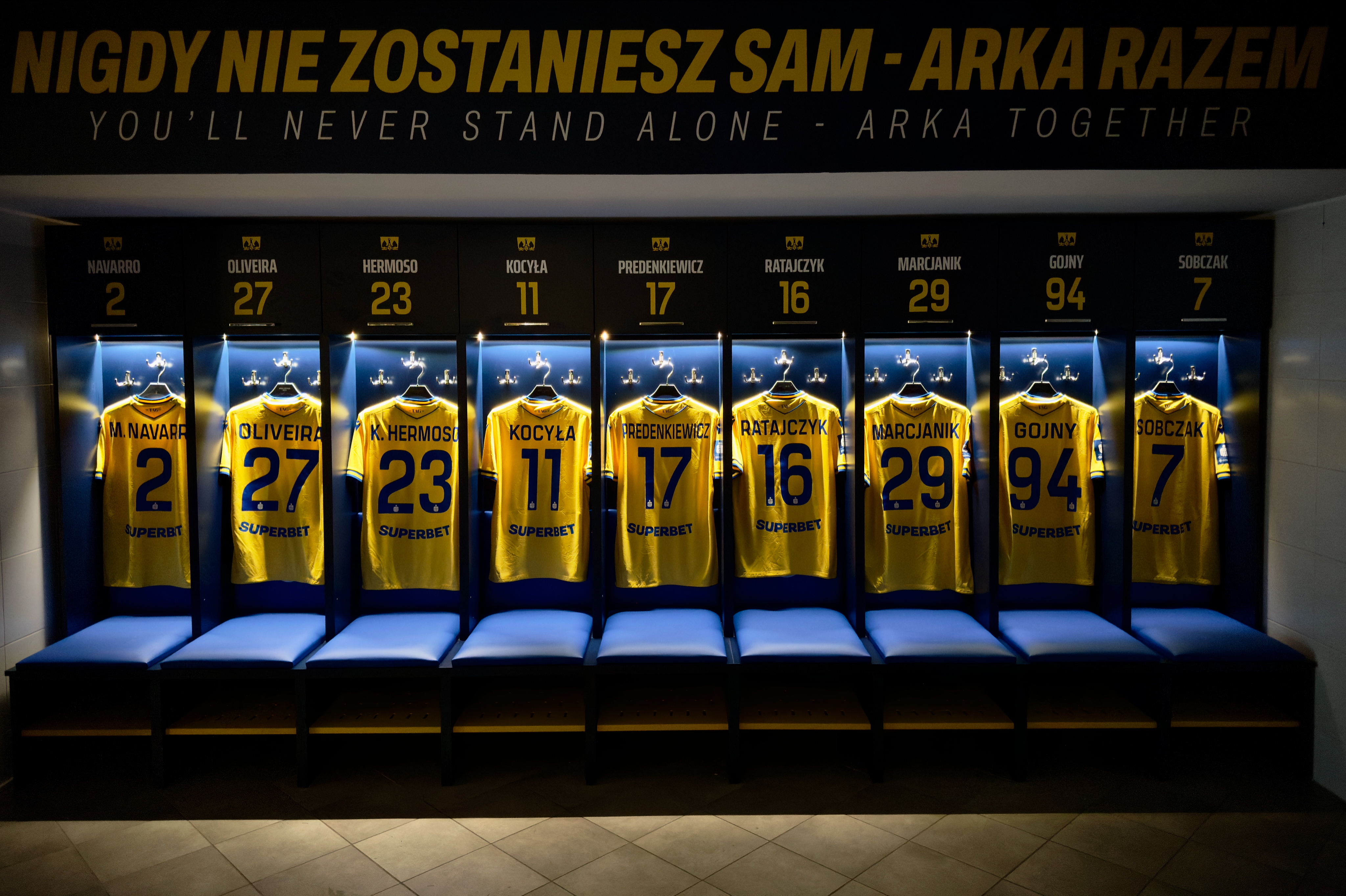 szatnia z koszulkami