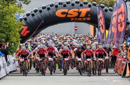 zawodnicy mtb na starcie