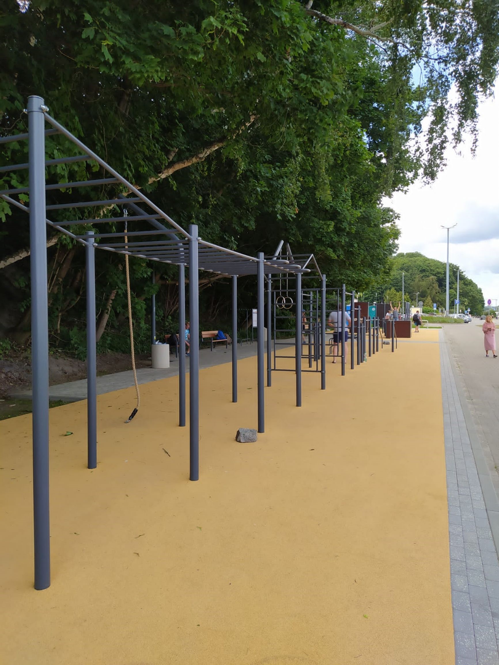 Streetworkout - tor do ćwiczeń siłowych 