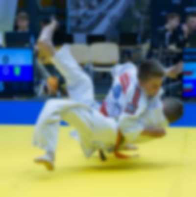Młodzi judocy podczas turnieju