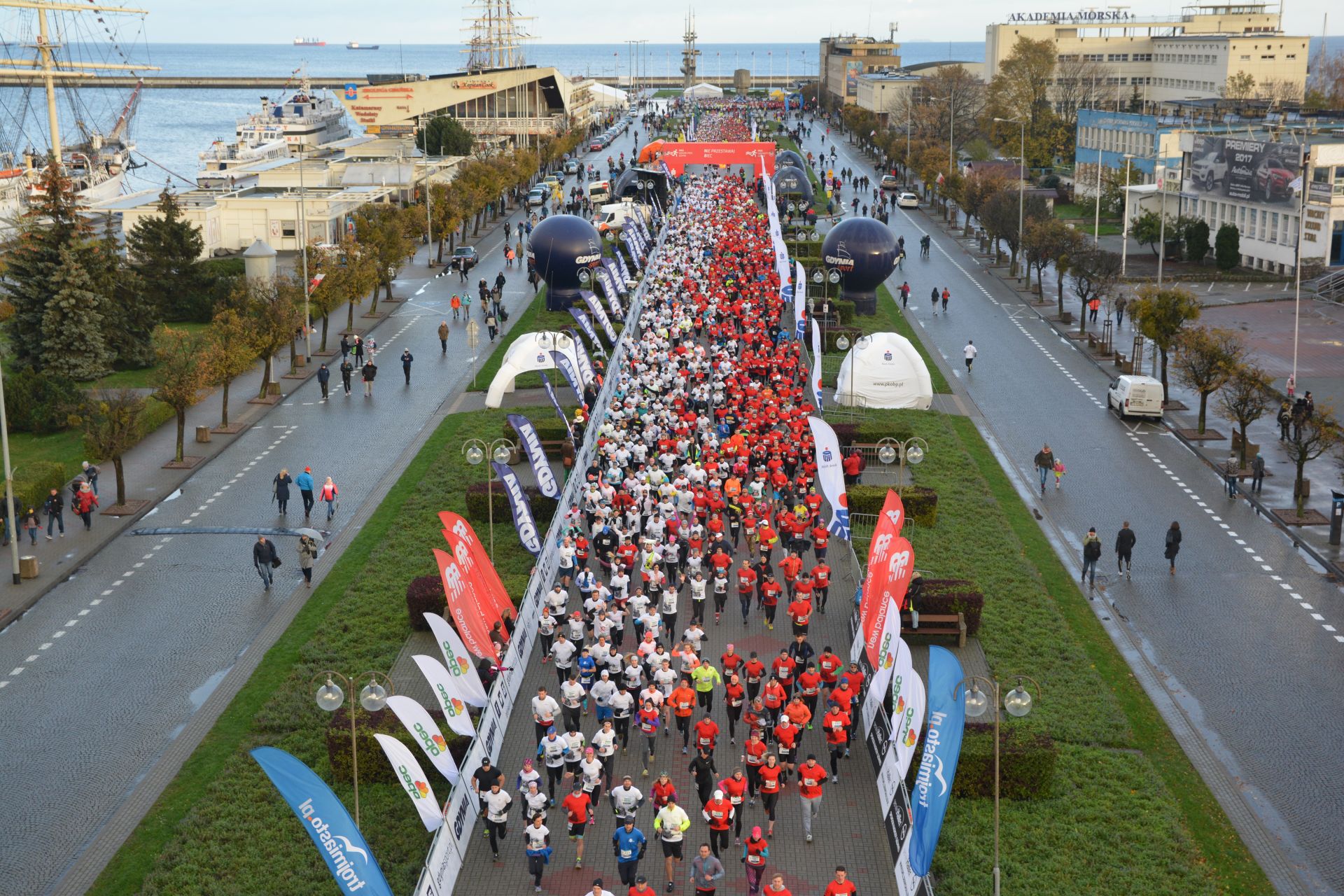 Start do Biegu Niepodległości w Gdyni 