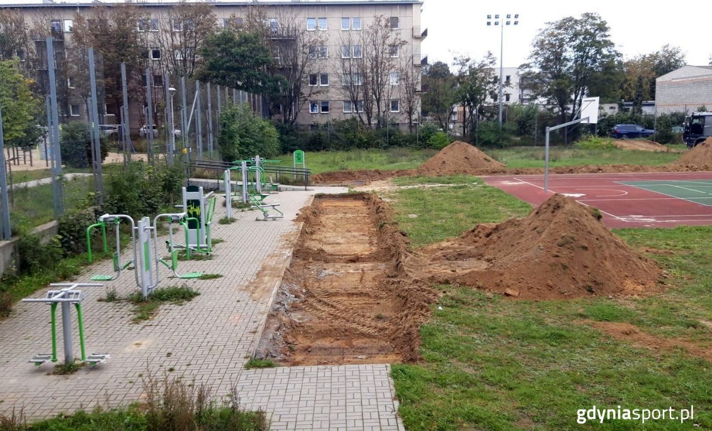 boisko w trakcie budowy