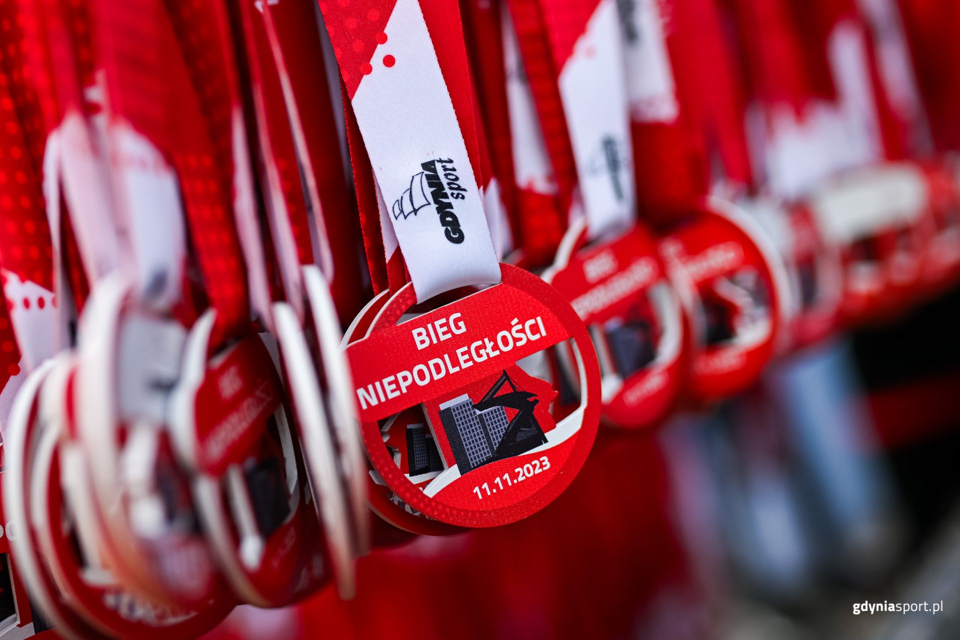 biało-czerwone medale biegu