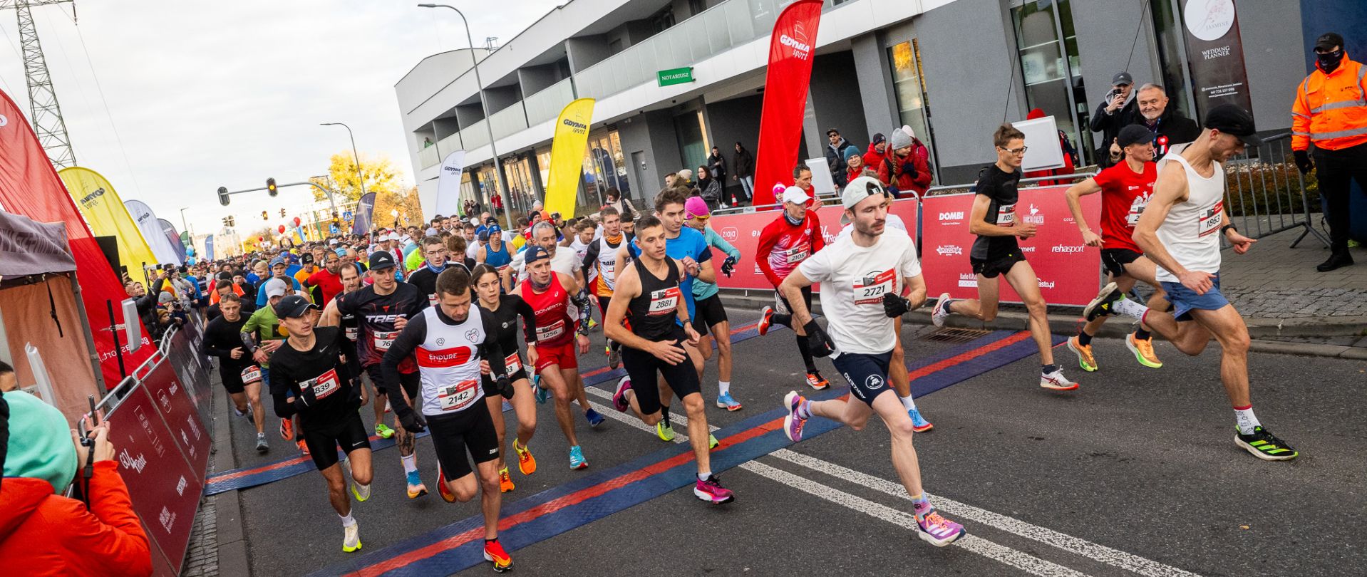 Start Biegu Niepodległości w Gdyni
