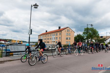 uczestnicy rowerowego potopu na rowerach w Szwecji