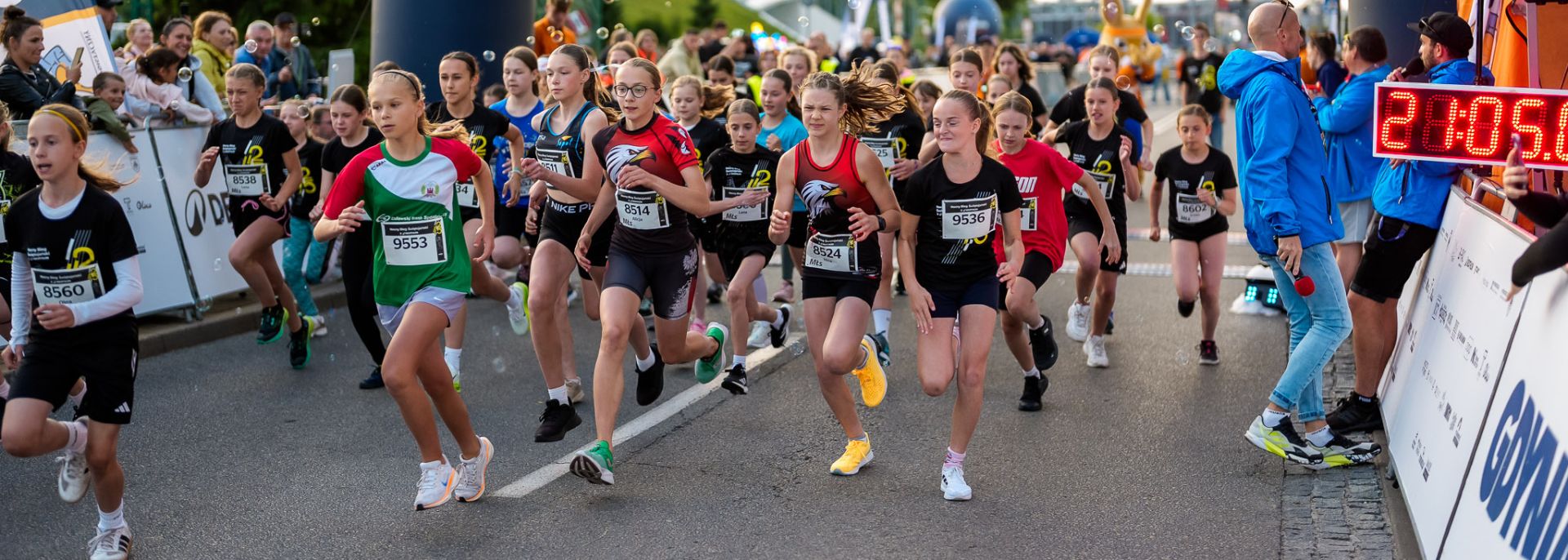 Start dzieci podczas Nocnego Biegu Świętojańskiego z Decathlon w Gdyni